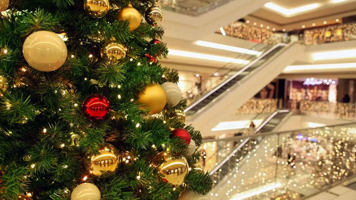 Catching Holiday Shoppers Where They Are: The Mobile Billboard Advantage